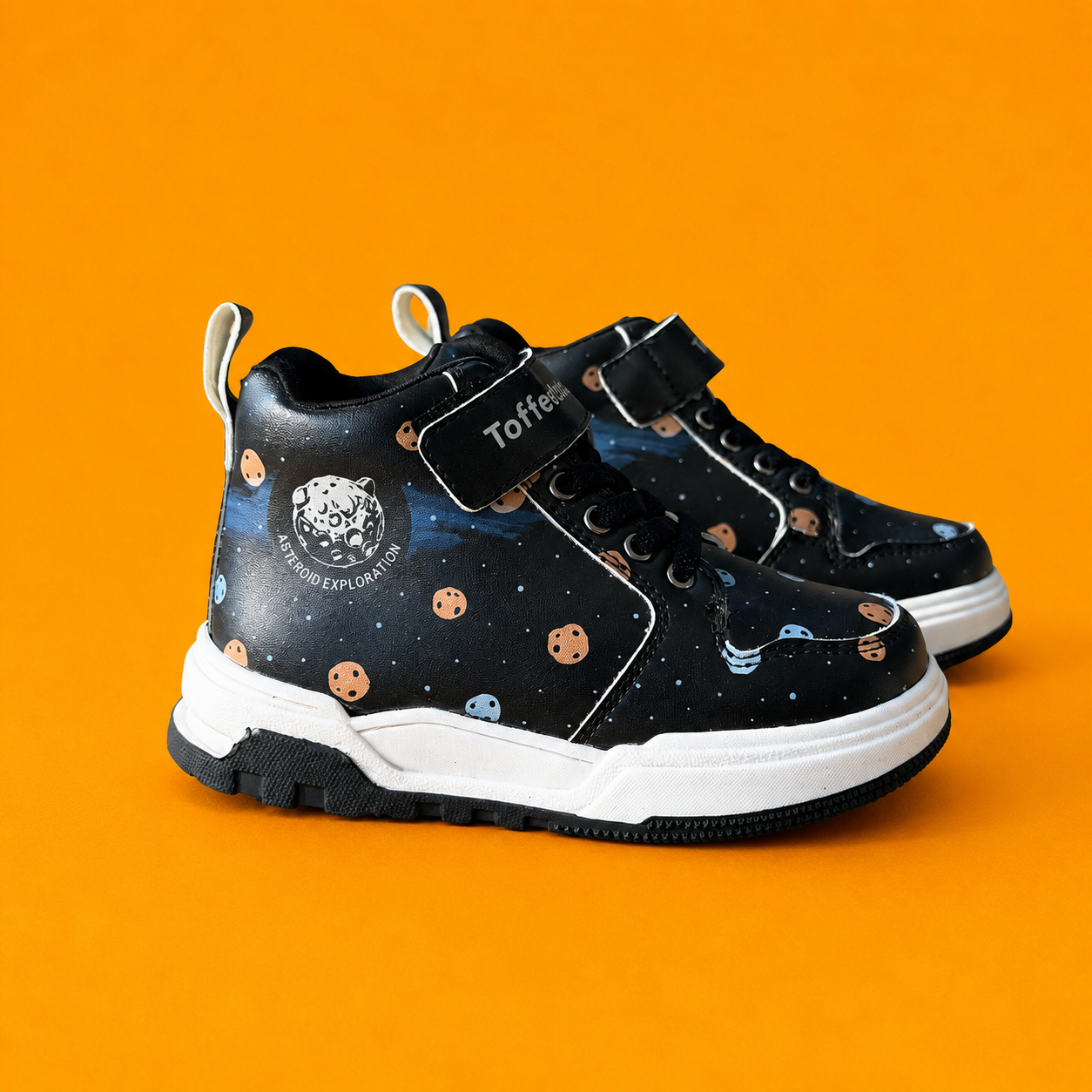 Astroknots Asteroid Black